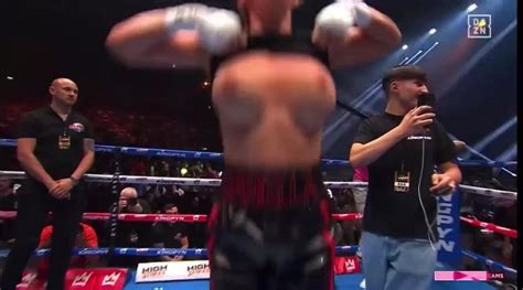 boxer flashes after win reddit|Boxer flashes the crowd on live tv after first win : r ...